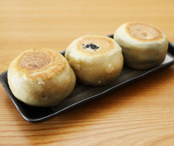 長野県の郷土料理のおやきの名前の由来 別名はやきもち 中の具は 桃色の雫